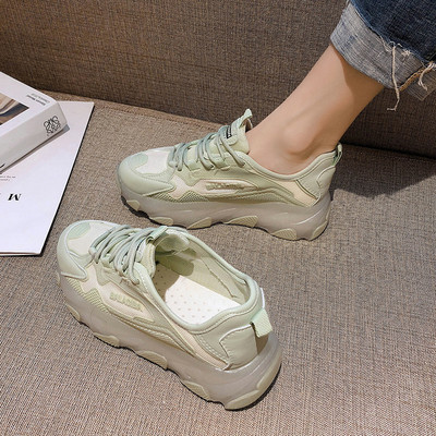 Tavaszi-őszi női tornacipő fűzős durva talppal