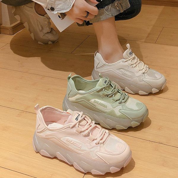 Tavaszi-őszi női tornacipő fűzős durva talppal