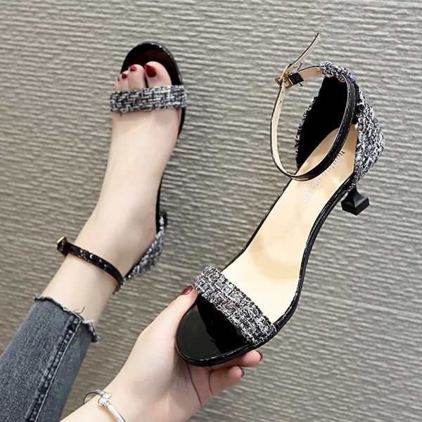 Modernas sieviešu sandales ar plānu 5 cm papēdi