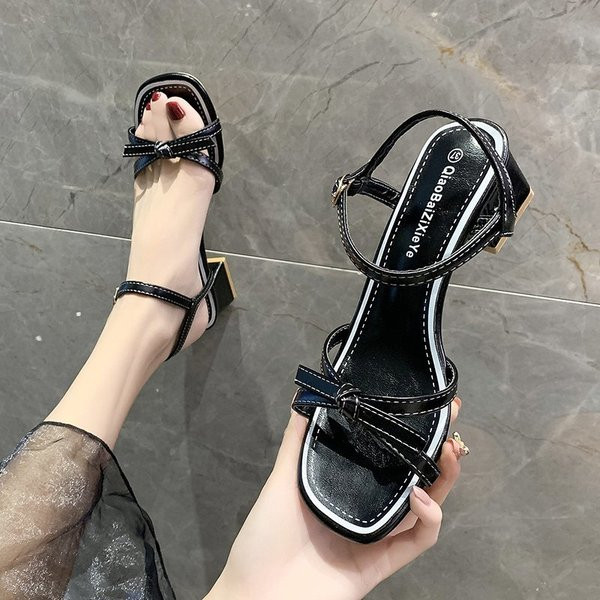 Modernas sieviešu sandales ar lenti un biezu papēdi