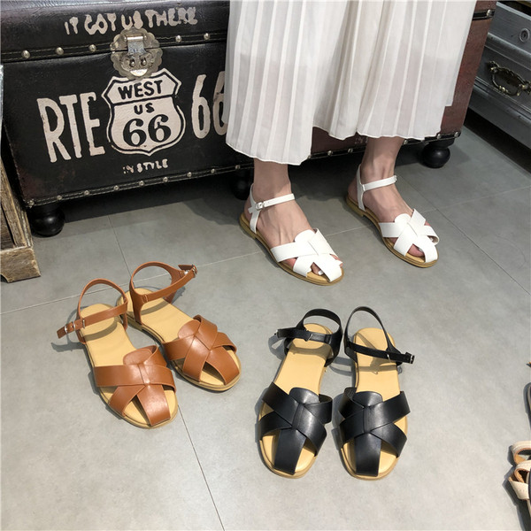 Lapos talpú női nyári szandál