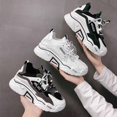 Moodsad naiste tossud must-valged