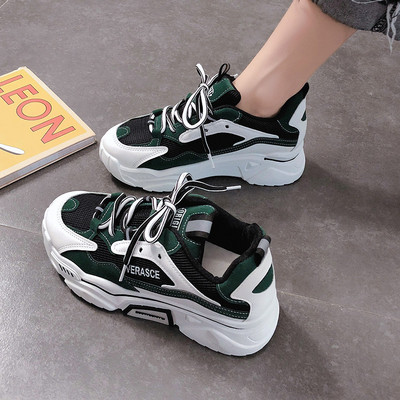 Moodsad naiste tossud must-valged