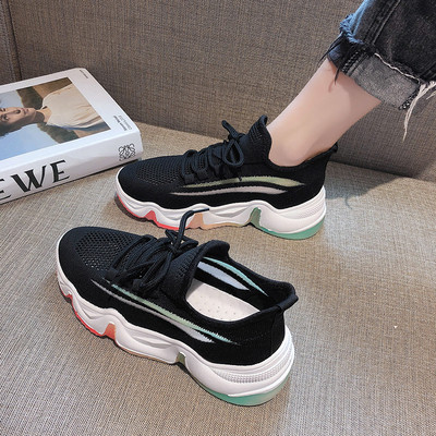 Sieviešu kedas ar rupju krāsainu zoli un šņorēm