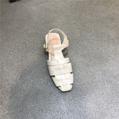 Naiste nahast sandaalid tasasel tallal - kaks mudelit