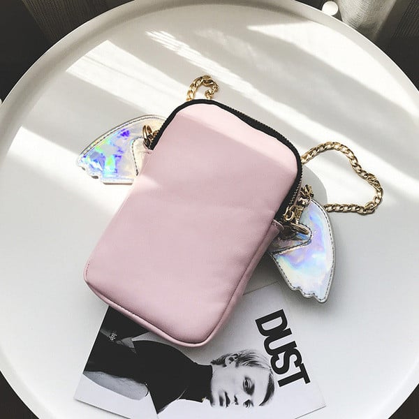 Sieviešu maza soma ar 3D elementu un metāla ķēdīti