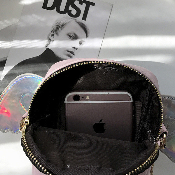 Sieviešu maza soma ar 3D elementu un metāla ķēdīti