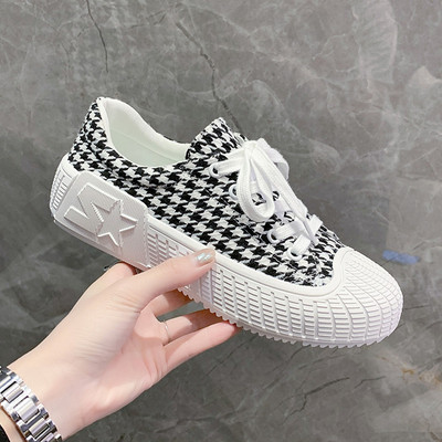 Sieviešu kedas ar šņorēm un gumijas zoli trīs krāsās