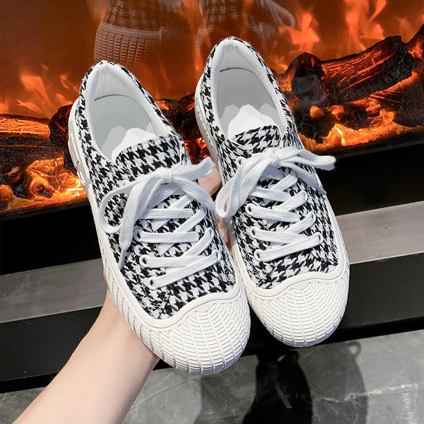 Sieviešu kedas ar šņorēm un gumijas zoli trīs krāsās