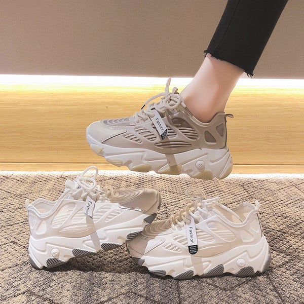 Sieviešu ikdienas kedas ar mežģīnēm un augstām zolēm