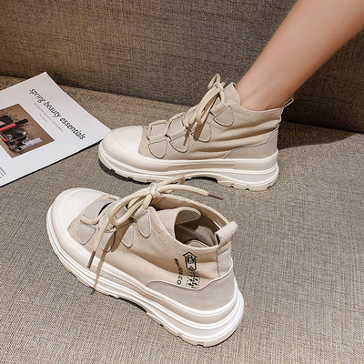 Jauns augsto sieviešu kedu modelis ar šņorēm un plakanu zoli