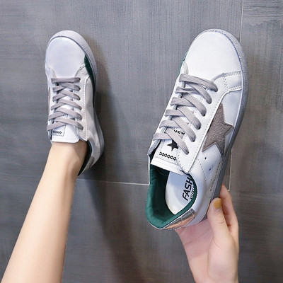 Modernas sieviešu kedas ar mežģīnēm un zvaigžņu aplikāciju