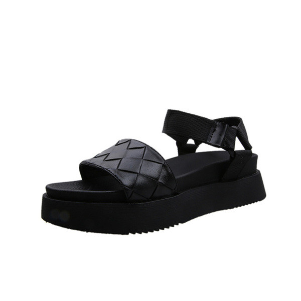 Sieviešu sandales no eko ādas ar platformu un gumiju