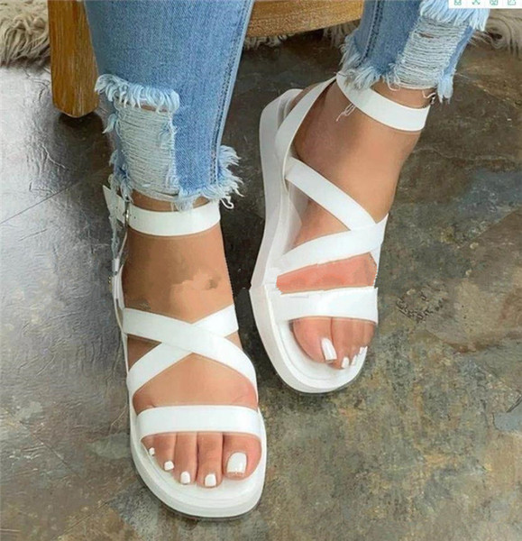 Ikdienas zemas sandales ar mākslīgās ādas lencēm