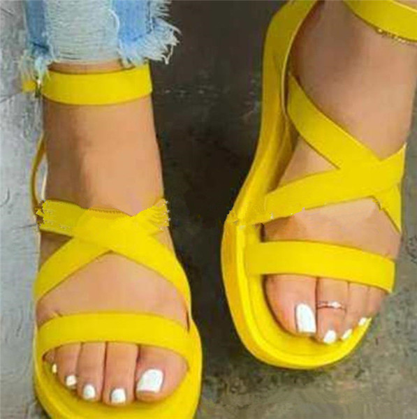 Ikdienas zemas sandales ar mākslīgās ādas lencēm