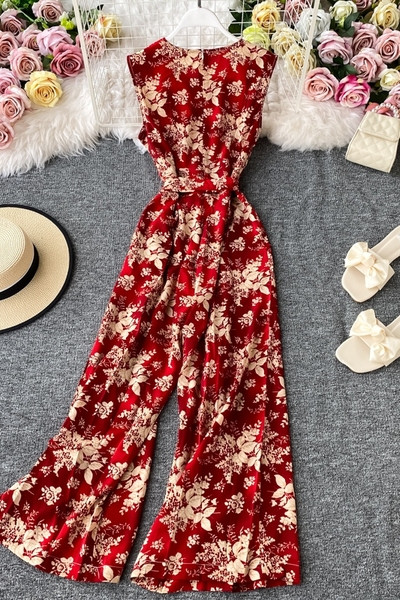 Moderns sieviešu garais kombinezons ar ziedu rakstu un jostasvietu