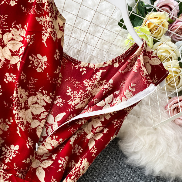 Moderns sieviešu garais kombinezons ar ziedu rakstu un jostasvietu