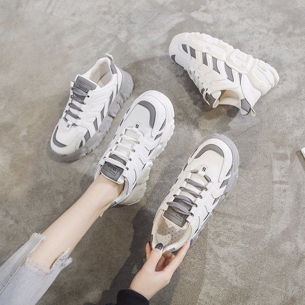 Modern női tornacipő fűzővel és vastag talppal