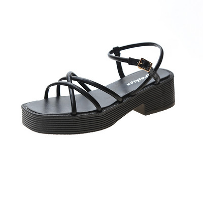 Μοντέρνα γυναικεία σανδάλια με σταυροτά λουράκια και πλατφόρμα 5 cm