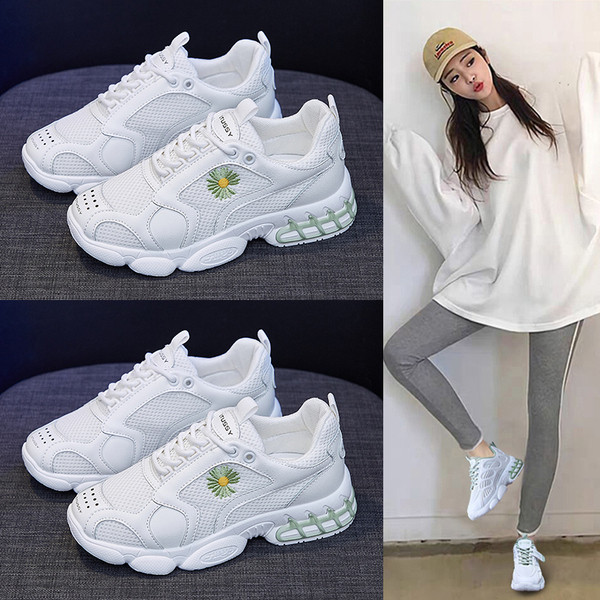 Σύγχρονα γυναικεία αθλητικά παπούτσια με κεντήματα λουλουδιών