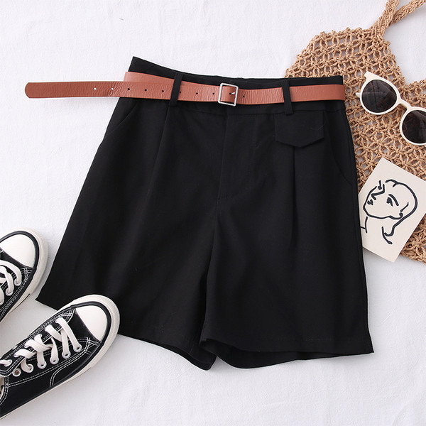 Jauns sieviešu bikšu modelis ar kabatām un jostu