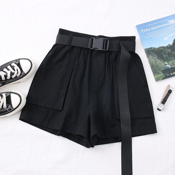 Jauns ikdienas sieviešu šortu modelis ar jostiņu