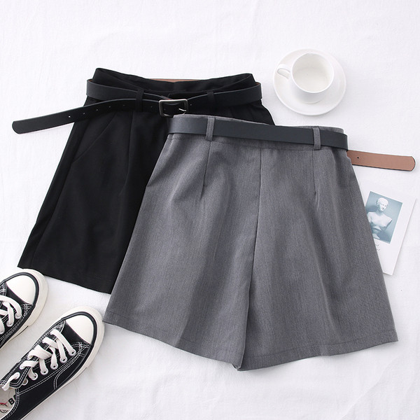 Jauns ikdienas sieviešu šortu modelis - ar jostiņu