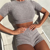 JAUNA modeļa sieviešu komplekts no divām daļām T-krekls + šorti