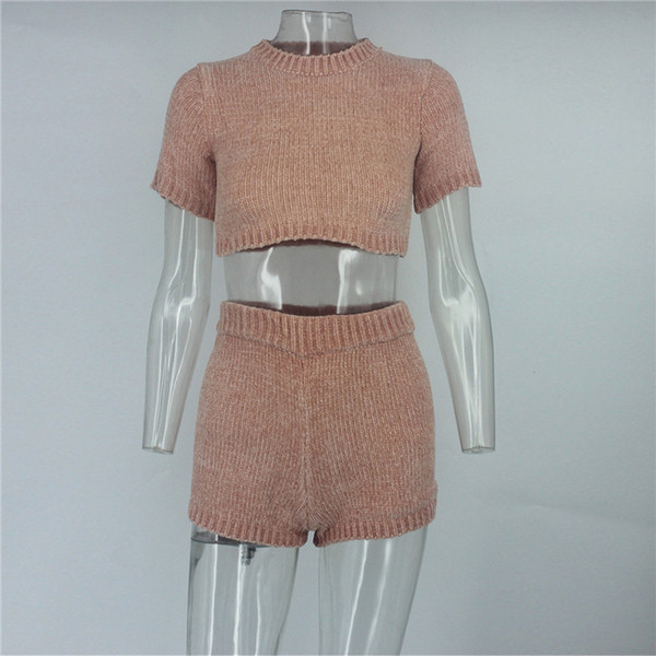 JAUNA modeļa sieviešu komplekts no divām daļām T-krekls + šorti