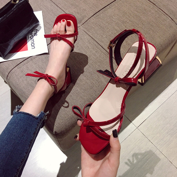 Modernas sieviešu sandales ar eko ādas lenti