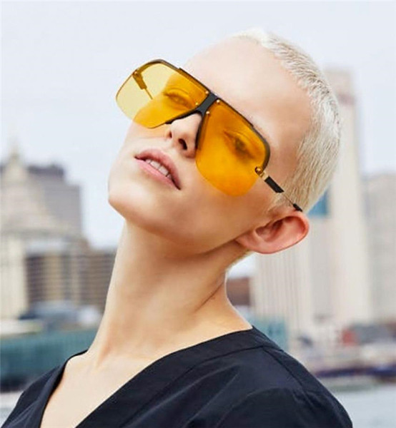 Mūsdienu sieviešu brilles - maskas tipa