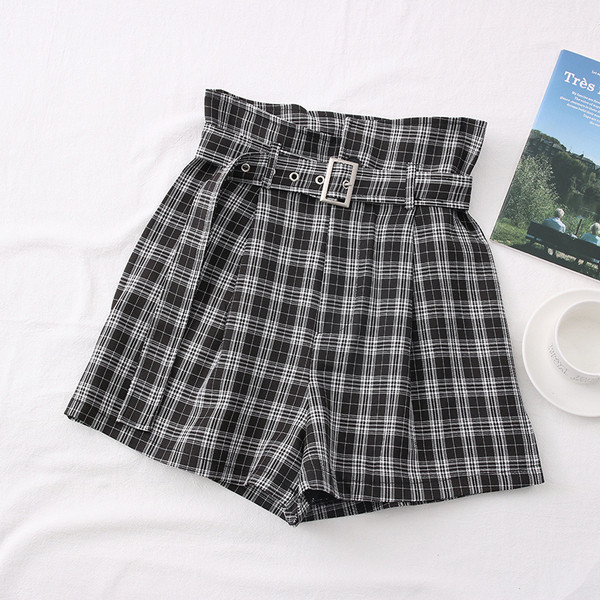 Új modell kockás női rövidnadrág övvel