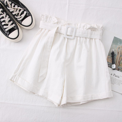 Jauns sieviešu šortu modelis ar paaugstinātu jostasvietu