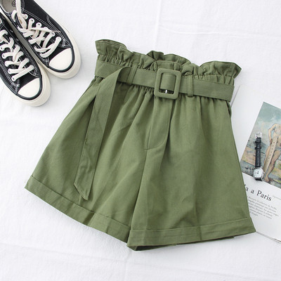 Jauns sieviešu šortu modelis ar paaugstinātu jostasvietu