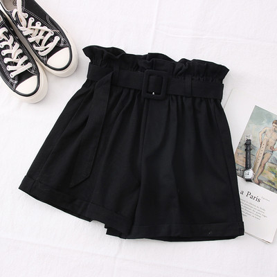 Jauns sieviešu šortu modelis ar paaugstinātu jostasvietu