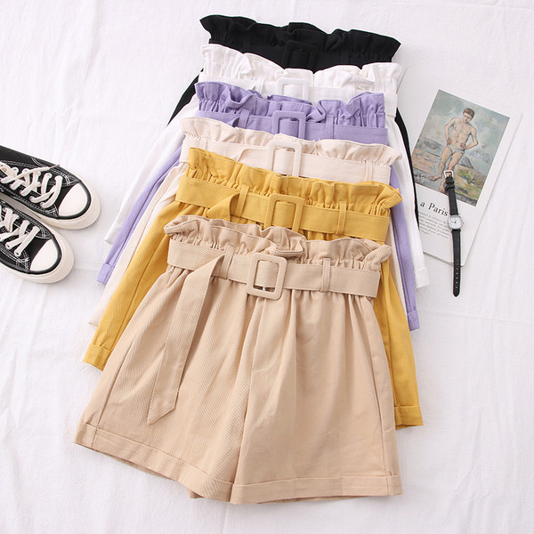 Jauns sieviešu šortu modelis ar paaugstinātu jostasvietu