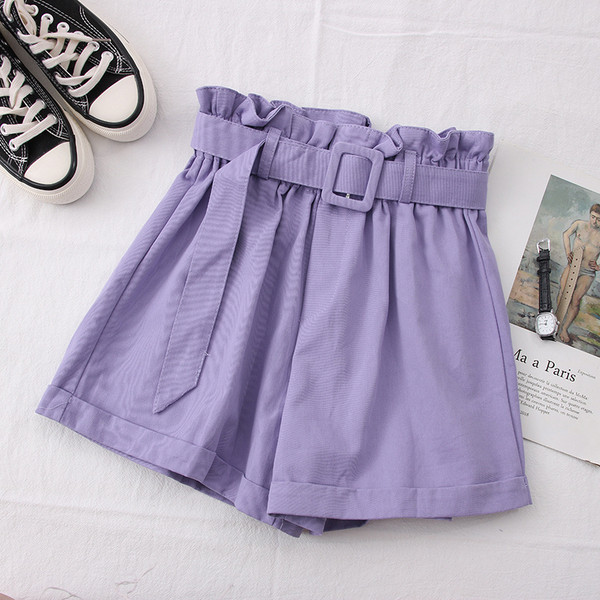 Jauns sieviešu šortu modelis ar paaugstinātu jostasvietu