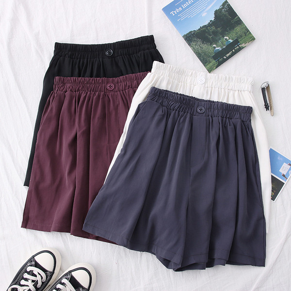 Ikdienas sieviešu šorti ar augstu vidukli – plats modelis