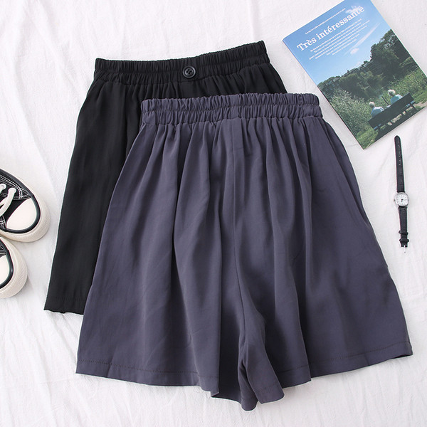 Ikdienas sieviešu šorti ar augstu vidukli – plats modelis