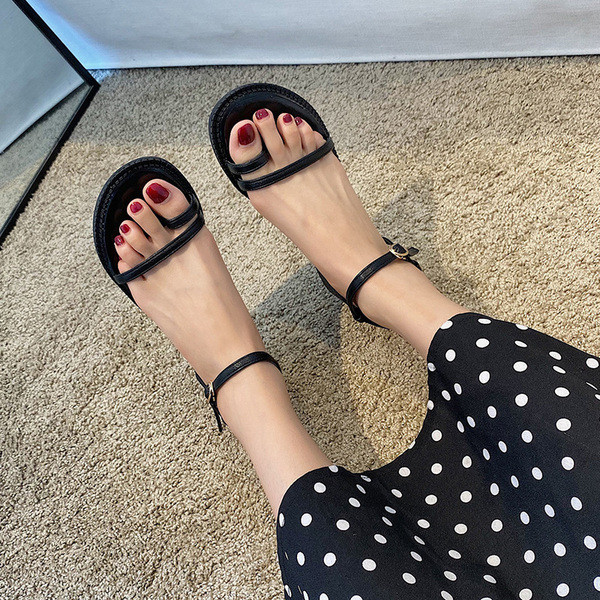 Modern női szandál eko bőrből és pántokból