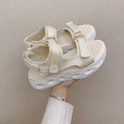 Ikdienas sieviešu sandales ar līmēm un 4 cm platformu