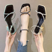 Sieviešu stilīgas sandales ar akmeņiem un biezu papēdi