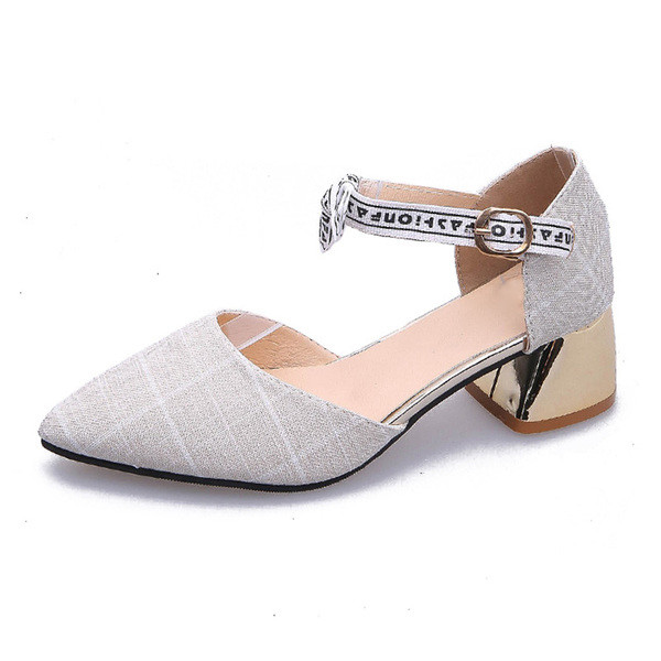 Női szandál vastag sarokkal és szalaggal - hegyes modell