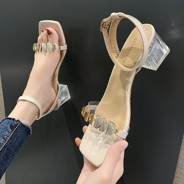 Modernas sieviešu sandales ar biezu papēdi un siksnu