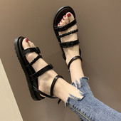 Sieviešu sandales ar sprādzi no eko ādas baltā un melnā krāsā