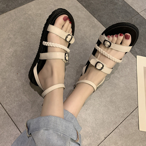 Sieviešu sandales ar sprādzi no eko ādas baltā un melnā krāsā