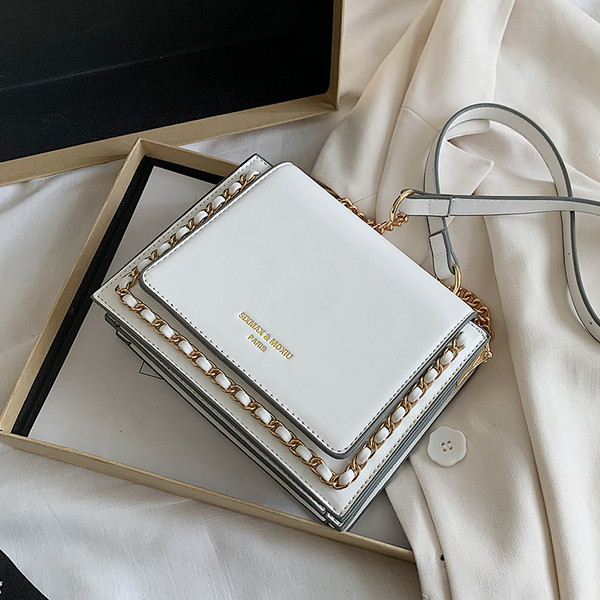 Moderna sieviešu soma ar garu rokturi no eko ādas