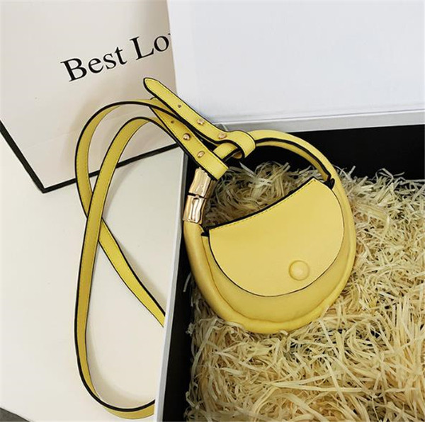 Maza apaļa plecu soma no eko ādas