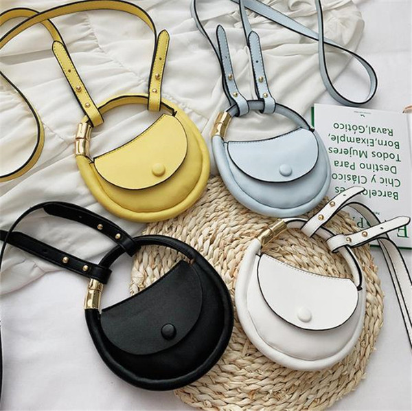 Maza apaļa plecu soma no eko ādas