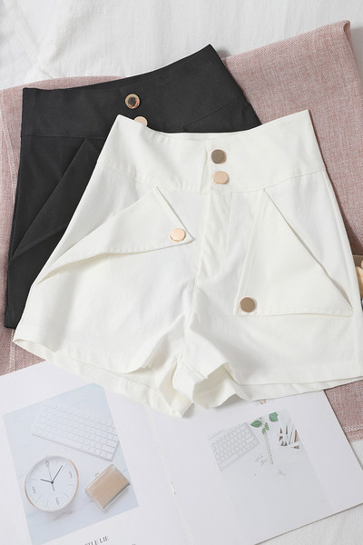 Sieviešu šorti ar metāla elementu un kabatām